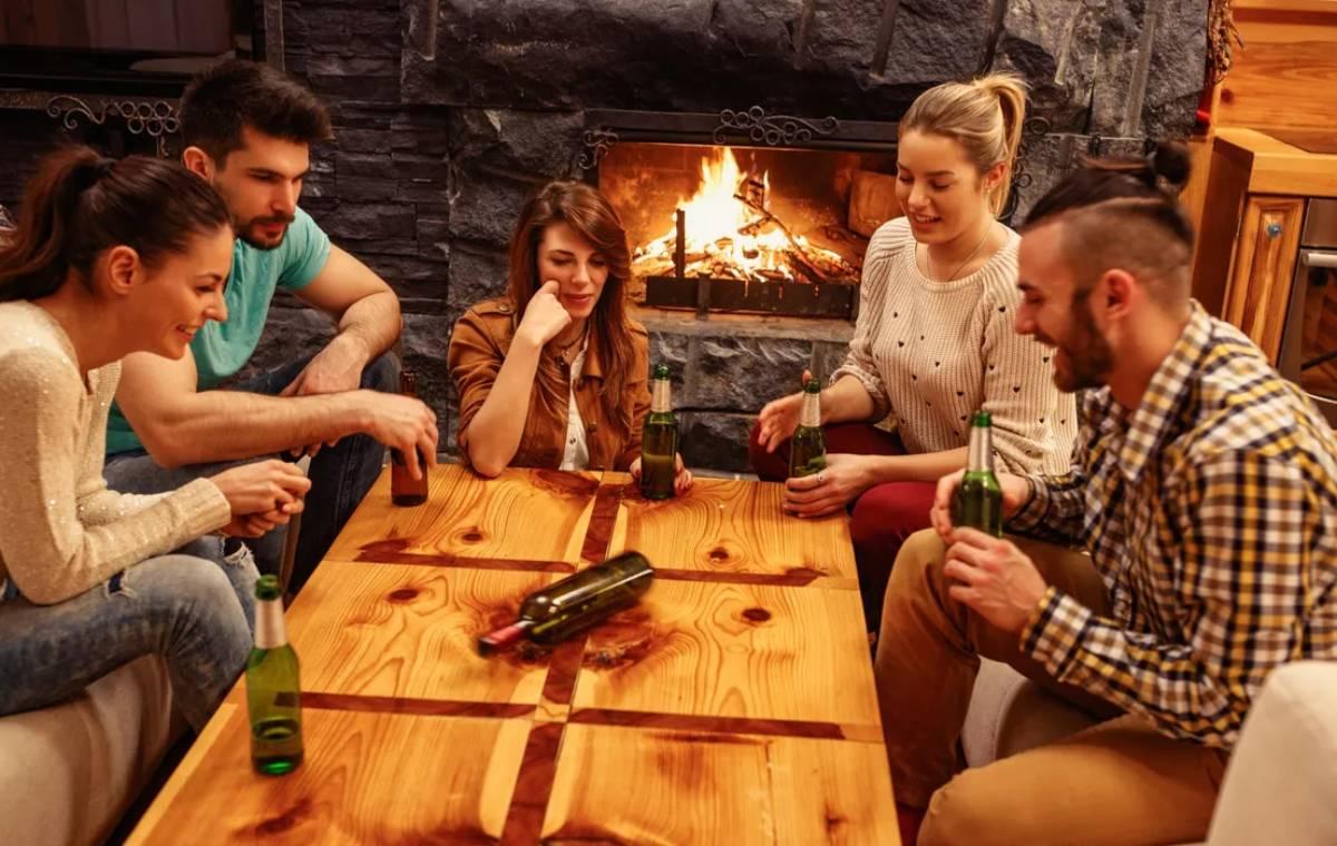 بازی جرات یا حقیقت؛ فرمول قطعی ساخت یک دورهمی پرهیجان - Cover Image